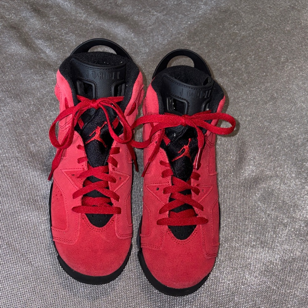 Jordan 6 Retro Toro Bravo size 6Y